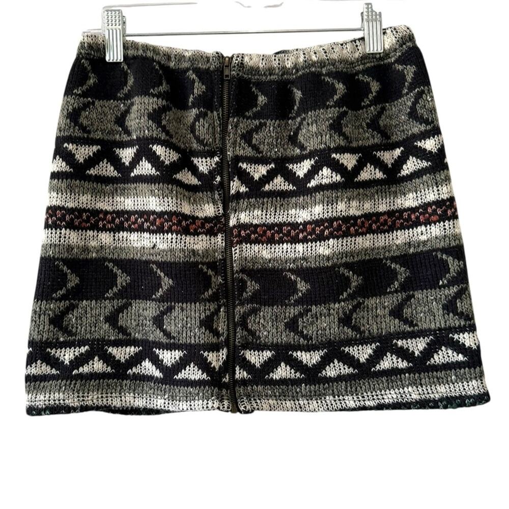 Urban Renewal Sweater Mini Skirt Small – Aztec Knit Pattern Zip
